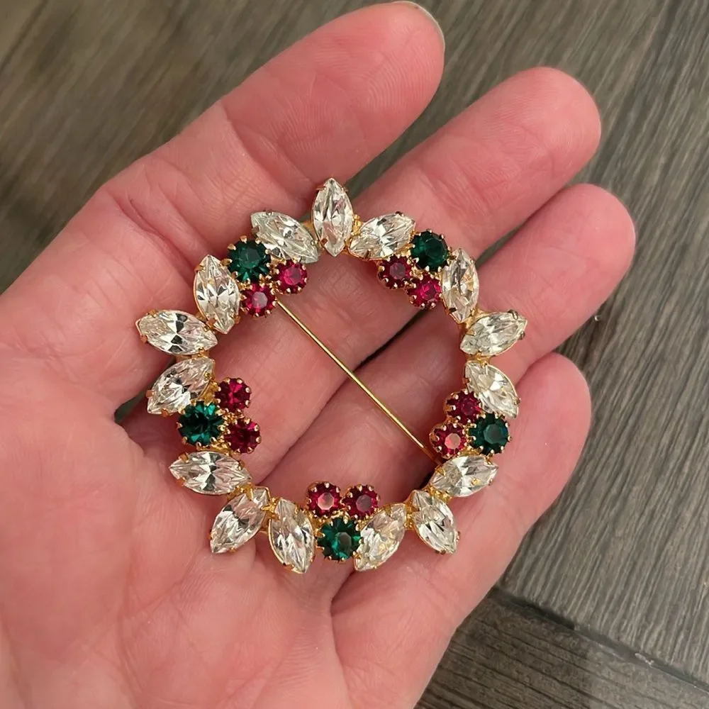 Vintage Christmas Pin Rhinestone Wreath Red, Green & Clear Gems Holiday Brooch